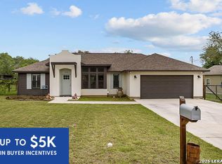1214 Libold Dr, Devine, TX 78016