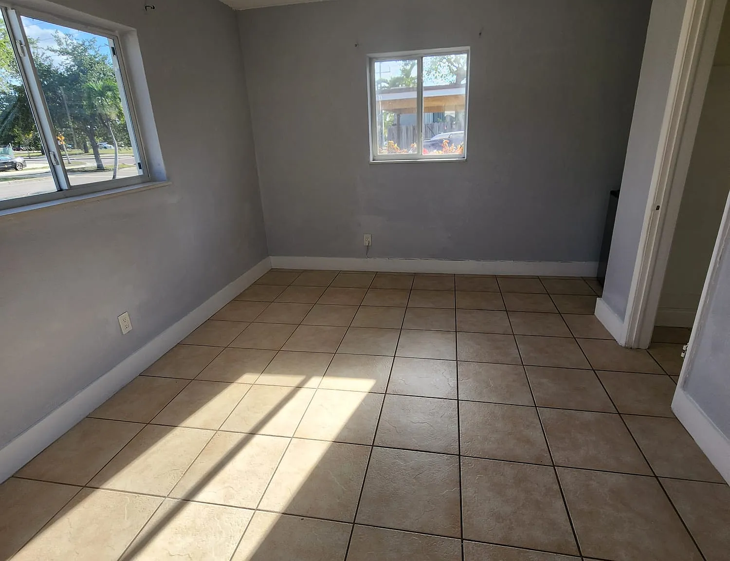 Studio, $800 — Photo 2