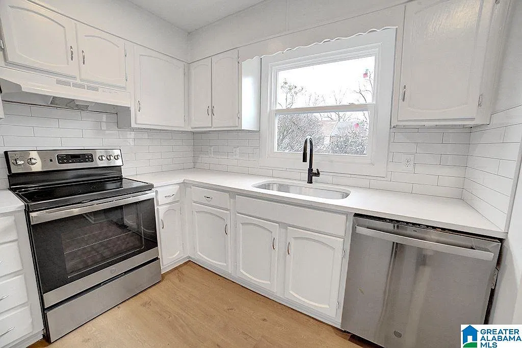 2 bed, 1.5 bath, 1386 sqft, $1,600 — Photo 3