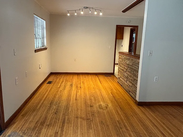 852 N Xenophon Ave — Photo 6