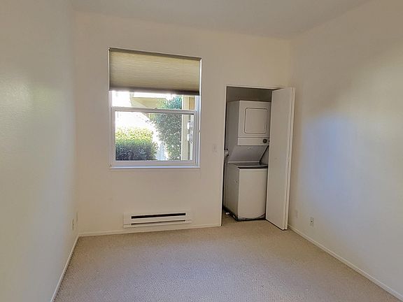 2nd image of 121 Shoreline Ct