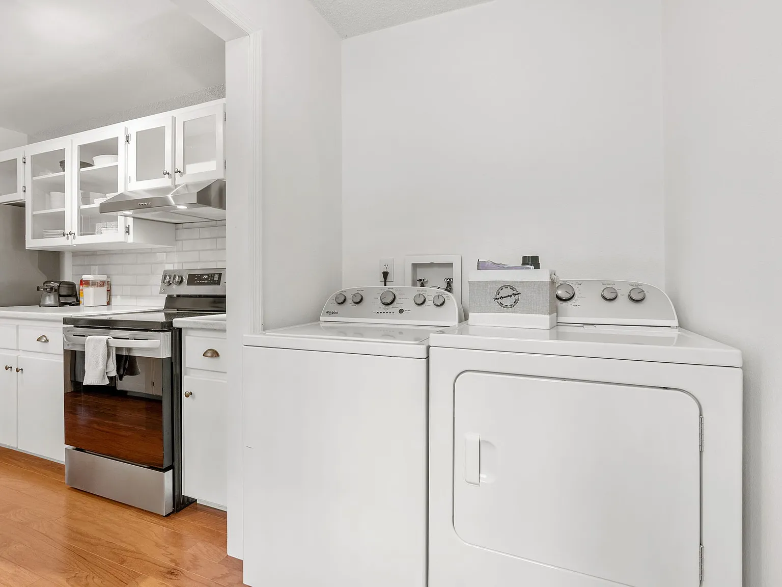 2 bed, 960 sqft, $2,500 — Photo 3