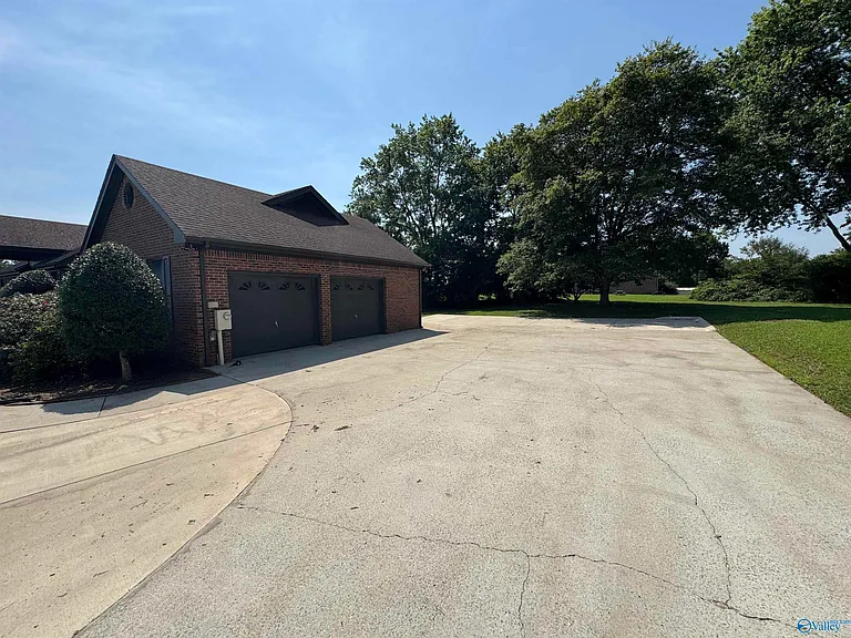 120 Roy Dr — Photo 9