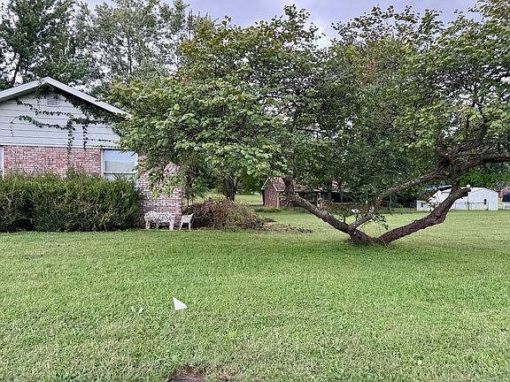 3rd image of 3532 Sullivan Rd