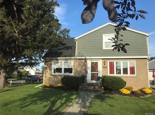 220 Westfall Dr, Tonawanda, NY 14150