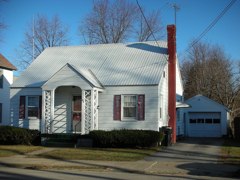 2nd image of 306 Oak St