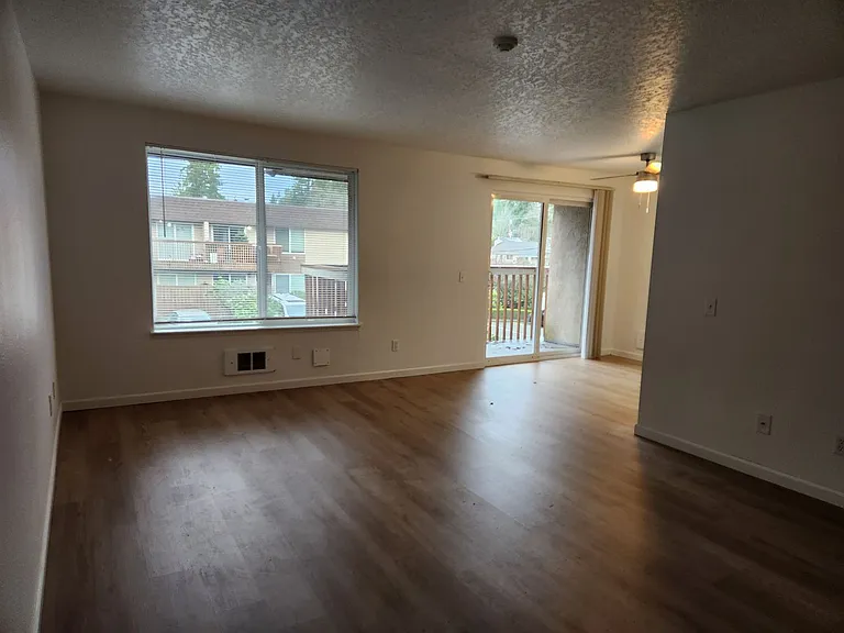 Twin Firs - 1 Bedroom - Lynnwood - Renovated Modern Apartments — Photo 3