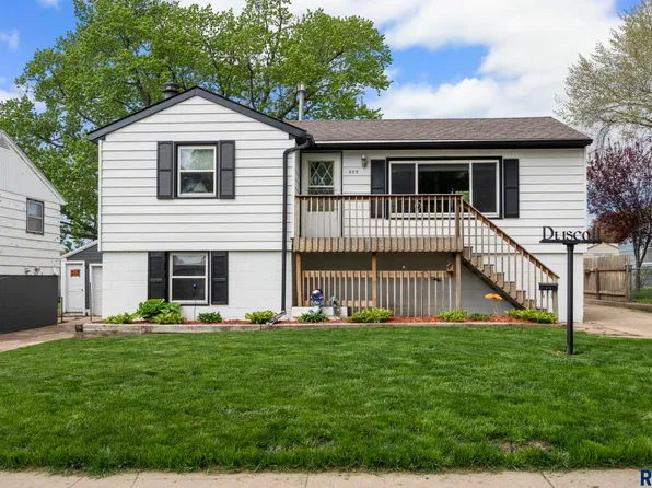 809 N Williams Ave, Sioux Falls, SD 57104