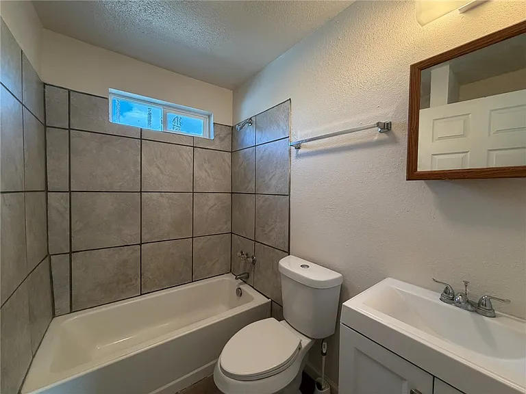 3126 Naples St — Photo 8
