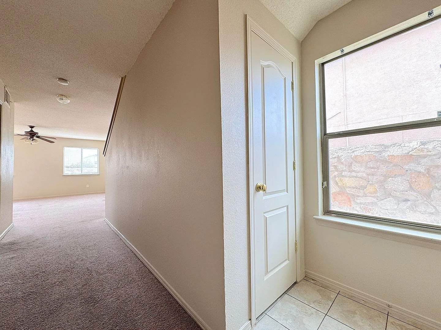 East El Paso 4bed/2.5Bath Refrig A/C w/Loft! — Photo 2