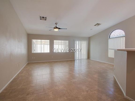 5th image of 2123 Meadow Green Ave