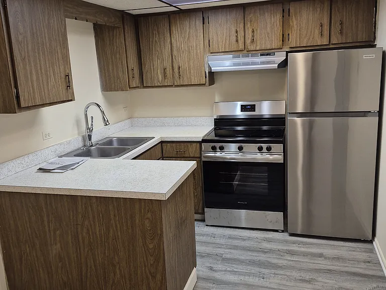 7416 Franklin St #2 — Photo 5