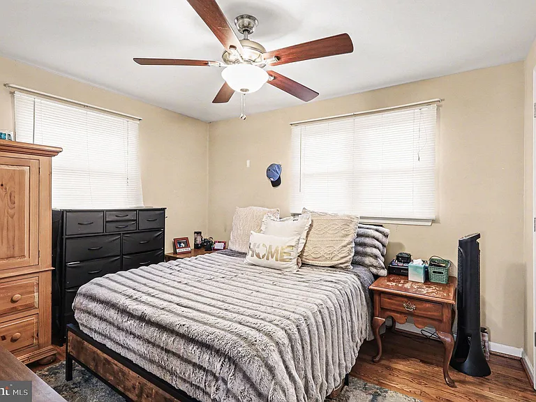 7409 Lake Dr — Photo 10