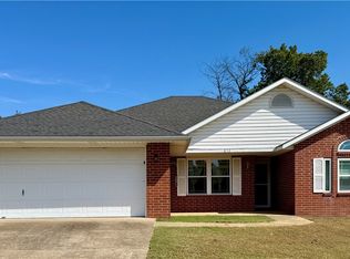 813 N 26th St, Rogers, AR 72756