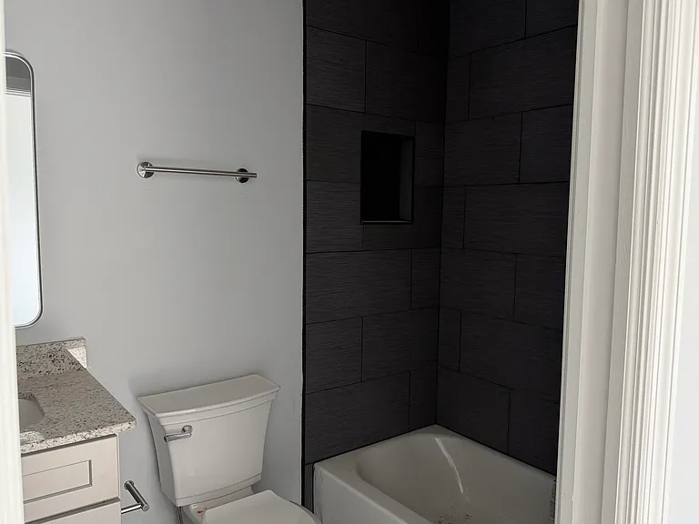 2111 Owens St #1 — Photo 18