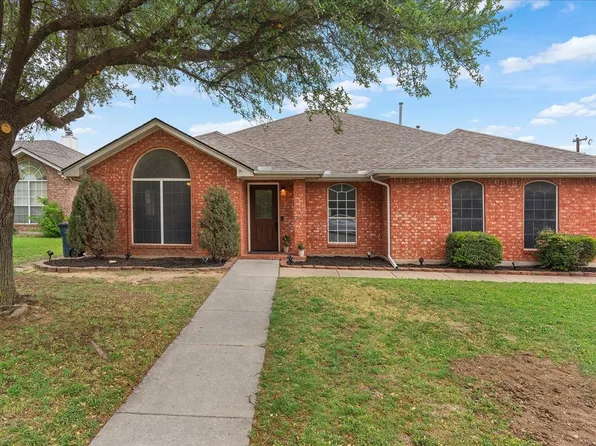 4700 Spoon Drift Dr, Fort Worth, TX 76135