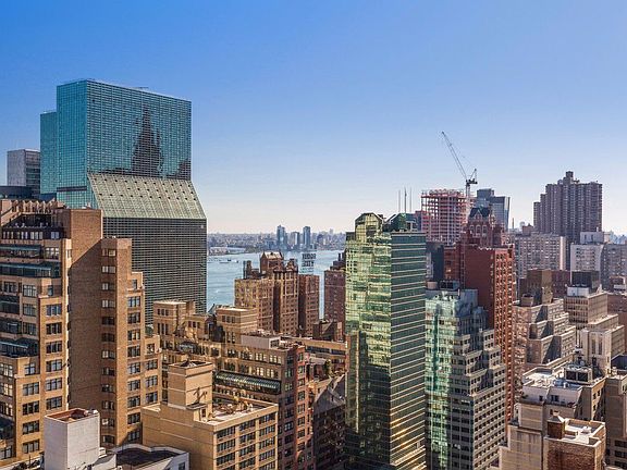 4th image of 232-236 E 47th St #36F