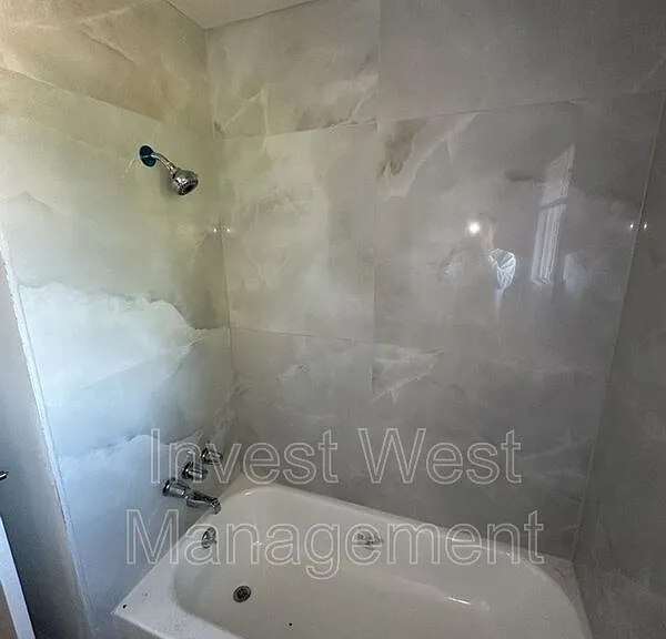 2920B Harney St — Photo 13