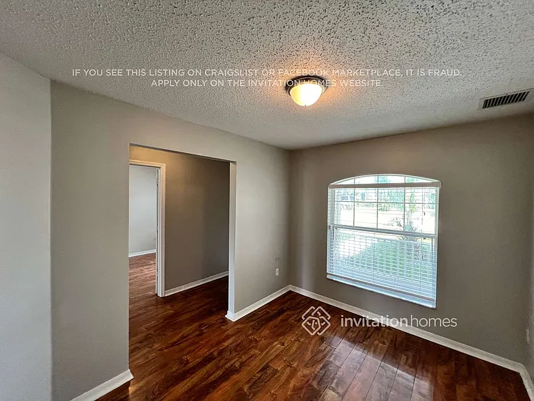 1080 SW McCoy Ave — Photo 9