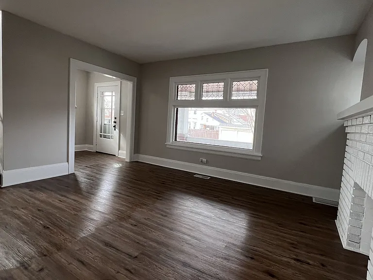 10610 Langton Ave — Photo 8