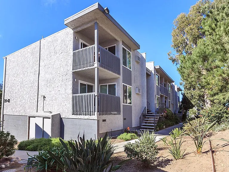 Grossmont Bluffs — Photo 10