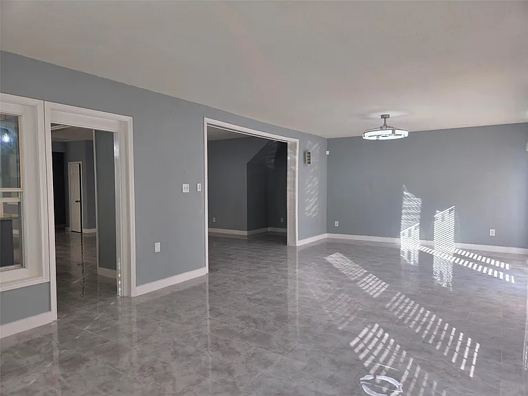 9526 Heflin Colony Dr — Photo 16