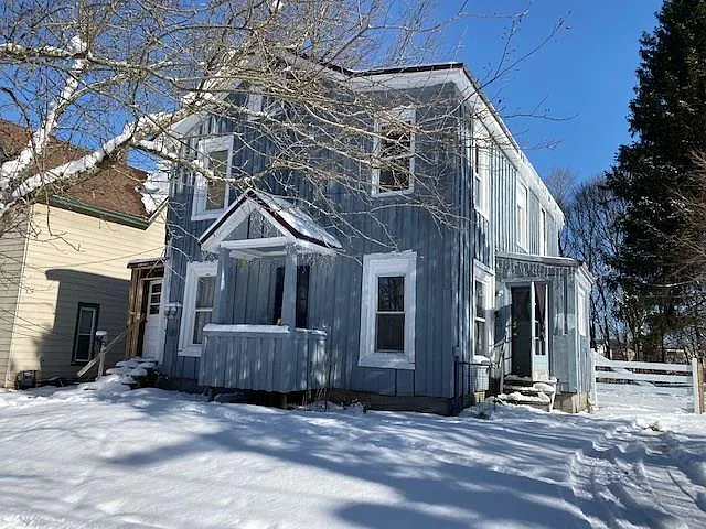 143 Fairview Ave photo 1