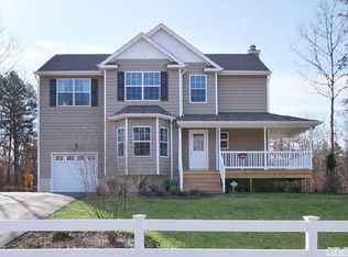 142 Gull Dip Rd, Ridge, NY 11961