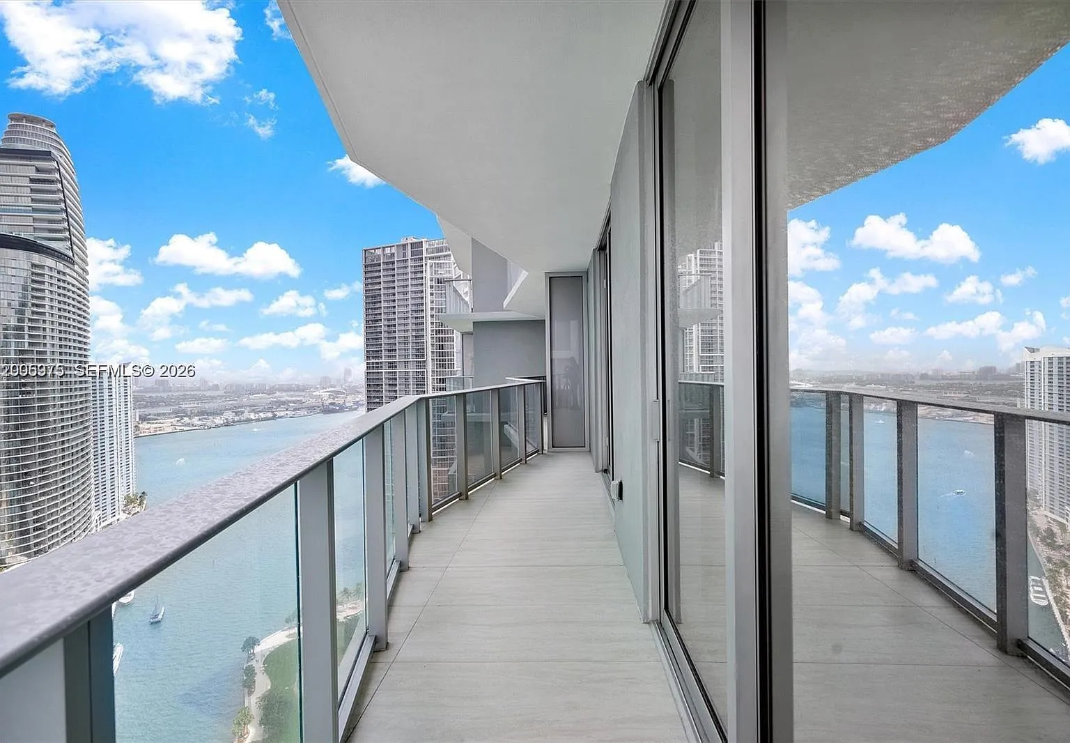 Viceroy Residences — Photo 2