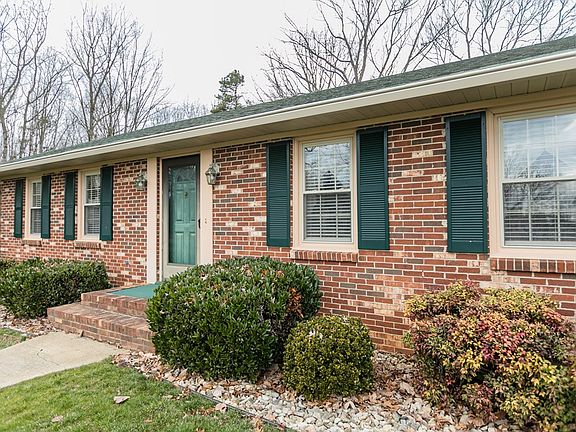 5th image of 114 Charles Dr