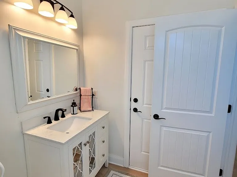 255 S 1150 W — Photo 22