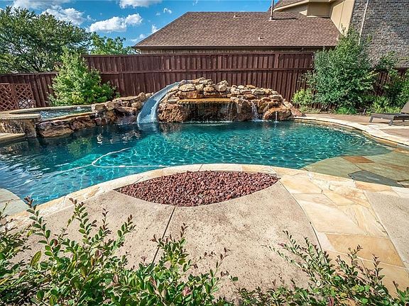 5th image of 11335 Altamont Dr