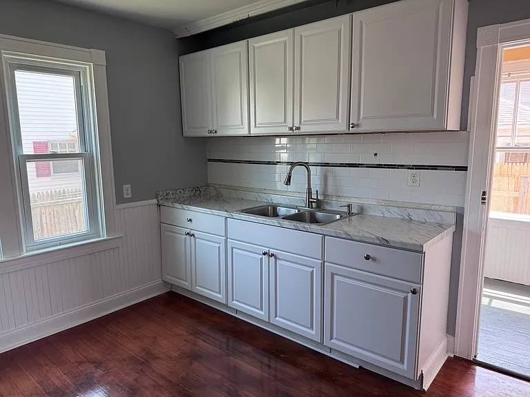 17 Forest Ave #17 — Photo 6