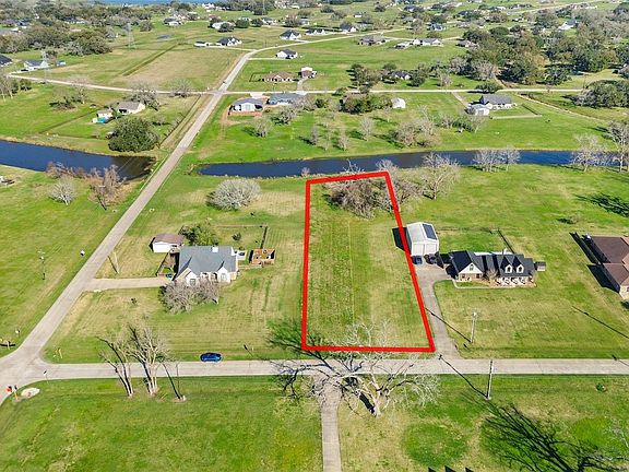 3rd image of 819 Mill Rd