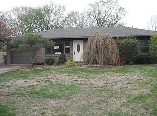 1065 Holly Dr, Seymour, IN 47274
