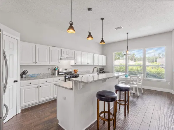 8341 Shipton St, Navarre, FL 32566