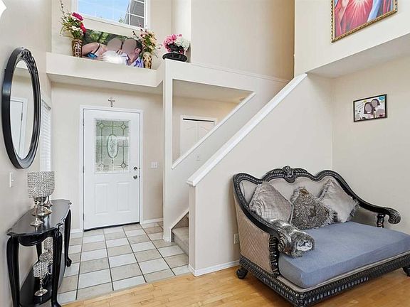 4th image of 52 SW Douglas Glen Cres SE