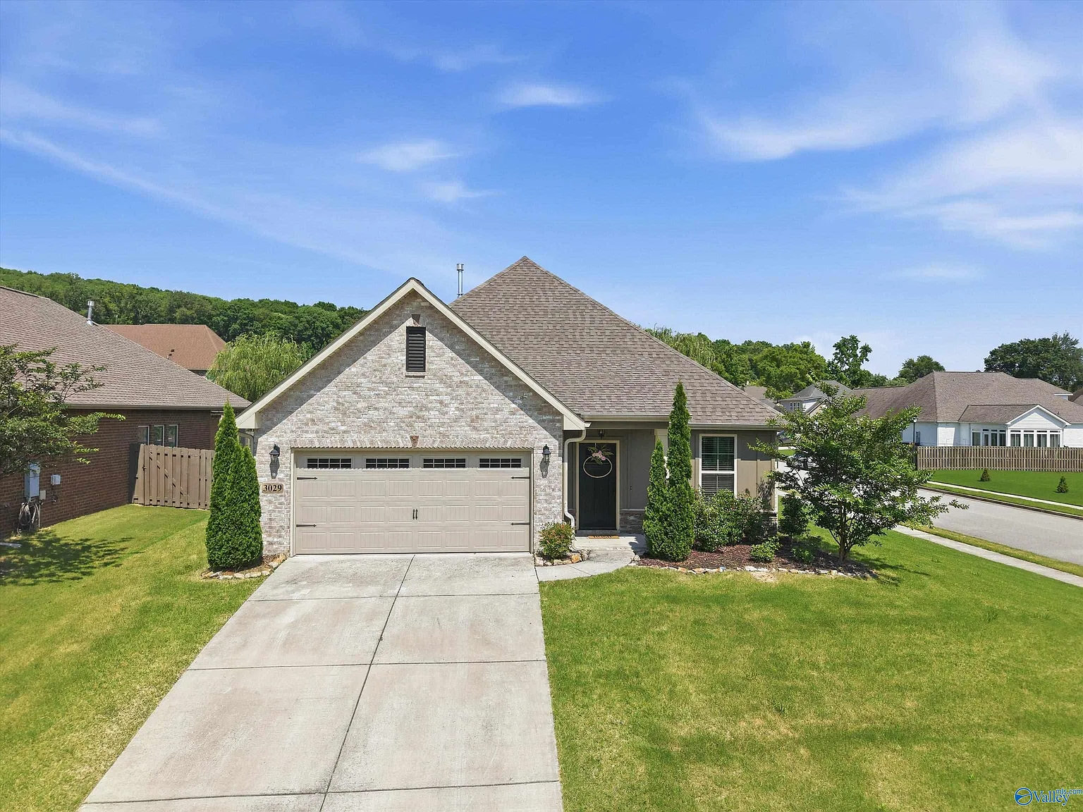 4 bed, 2.5 bath, 1990 sqft, $2,200 — Photo 1
