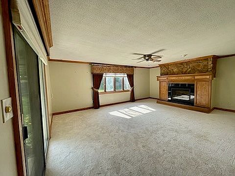 4th image of 44 Marian Dr