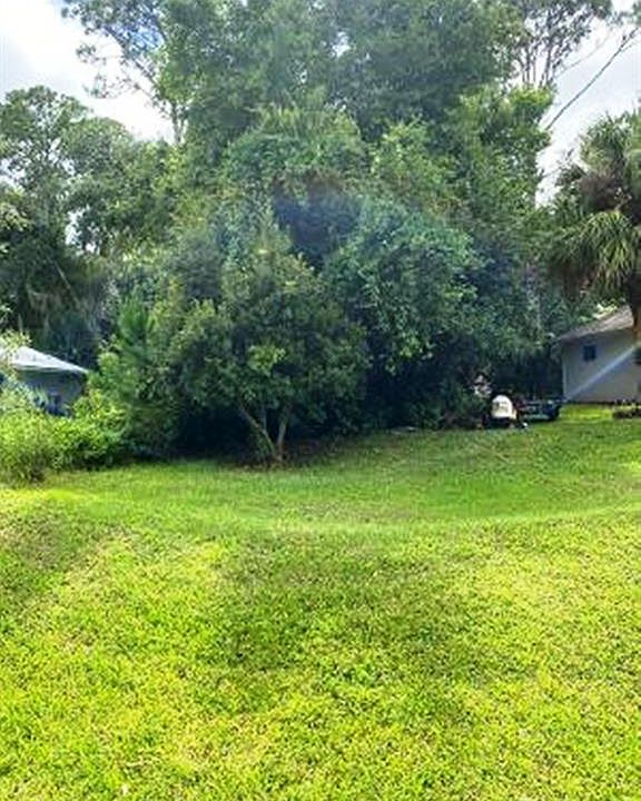 2nd image of 530 Old Mission Rd