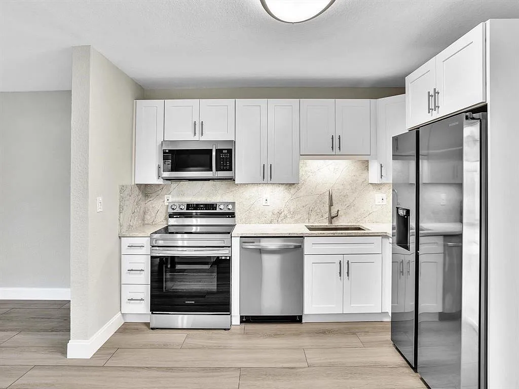 2 bed, 2.0 bath, 1221 sqft, $4,000 — Photo 4