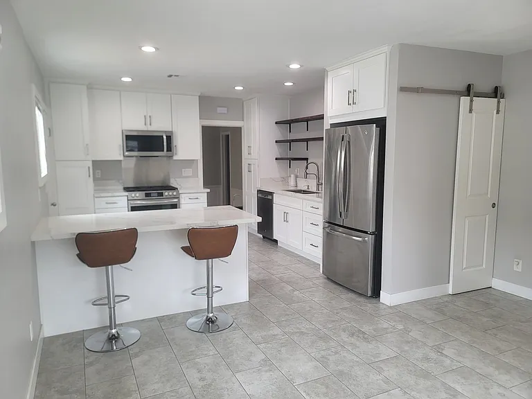 3948 Rose Ave — Photo 4