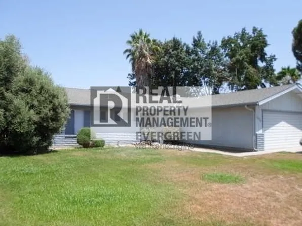 1670 W Terry Ct, Porterville, CA 93257