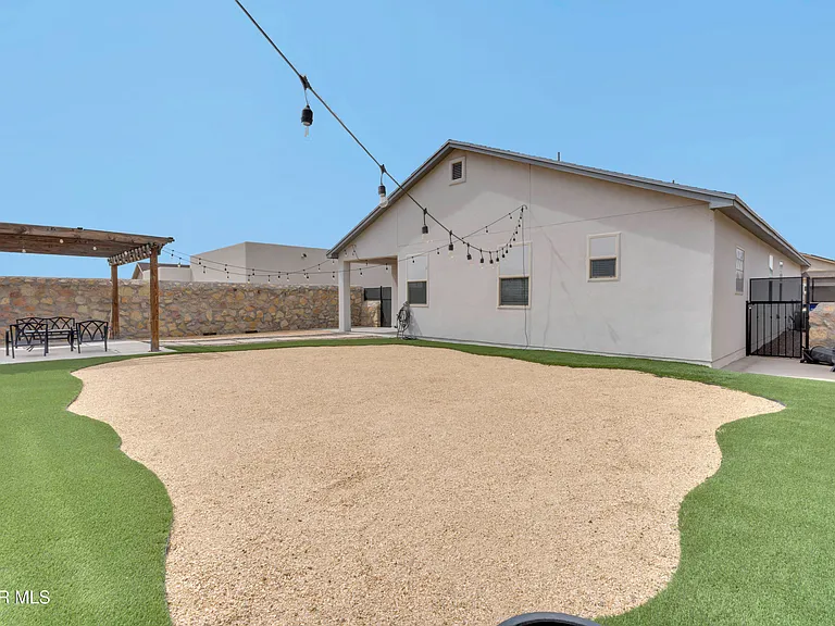 7846 Enchanted Ridge Dr — Photo 32