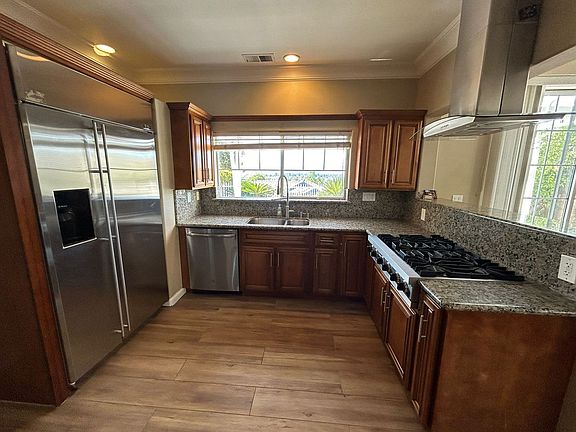 2nd image of 2081 Wendover Ln