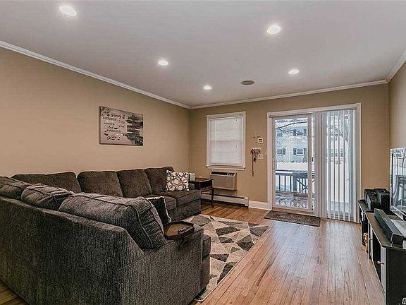 2nd image of 4020 Wilshire Ln