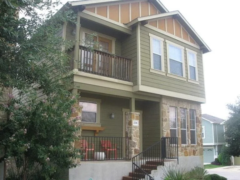 2716 Bond Dr — Photo 1