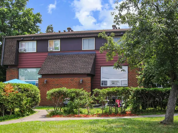 1F Banner Rd, Ottawa, ON K2H 8T3