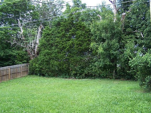 2nd image of 1115 Meadow Glen Dr