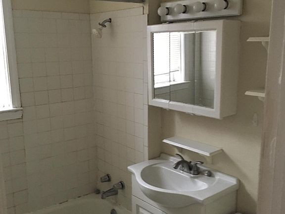 2nd image of 753 W Bittersweet Pl